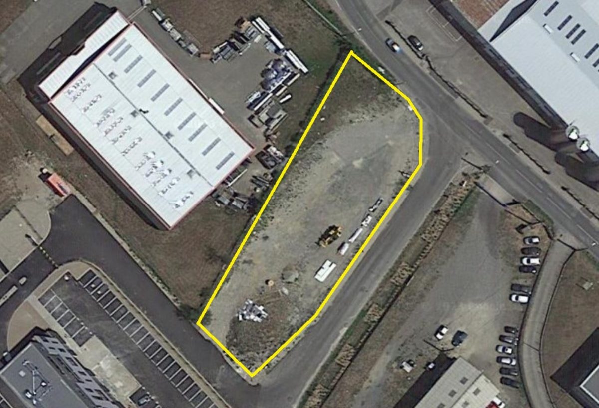 Terrain A VENDRE de 2 223 m² non divisibles a BEAUVALLON