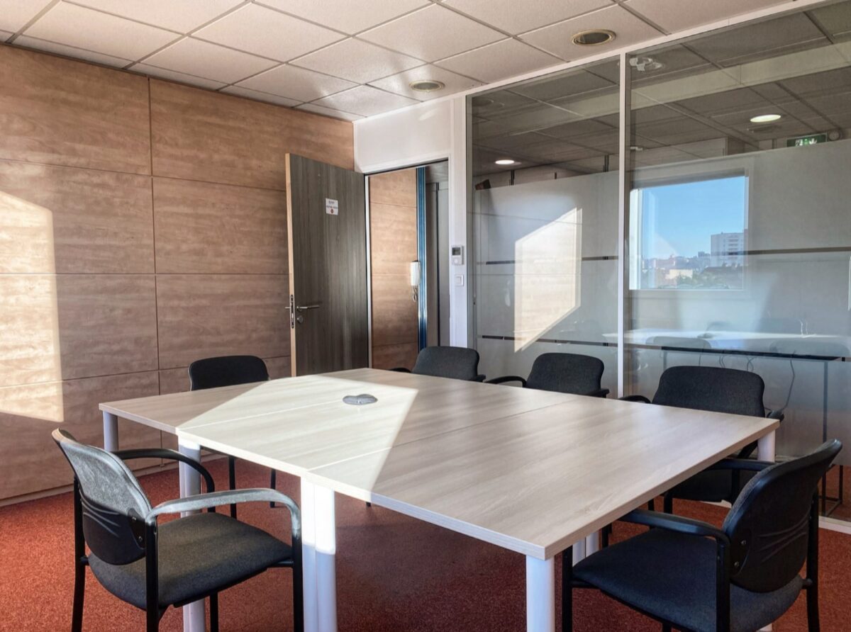 Bureaux A LOUER de 702 m² divisibles à partir de 241 m² a VILLEURBANNE