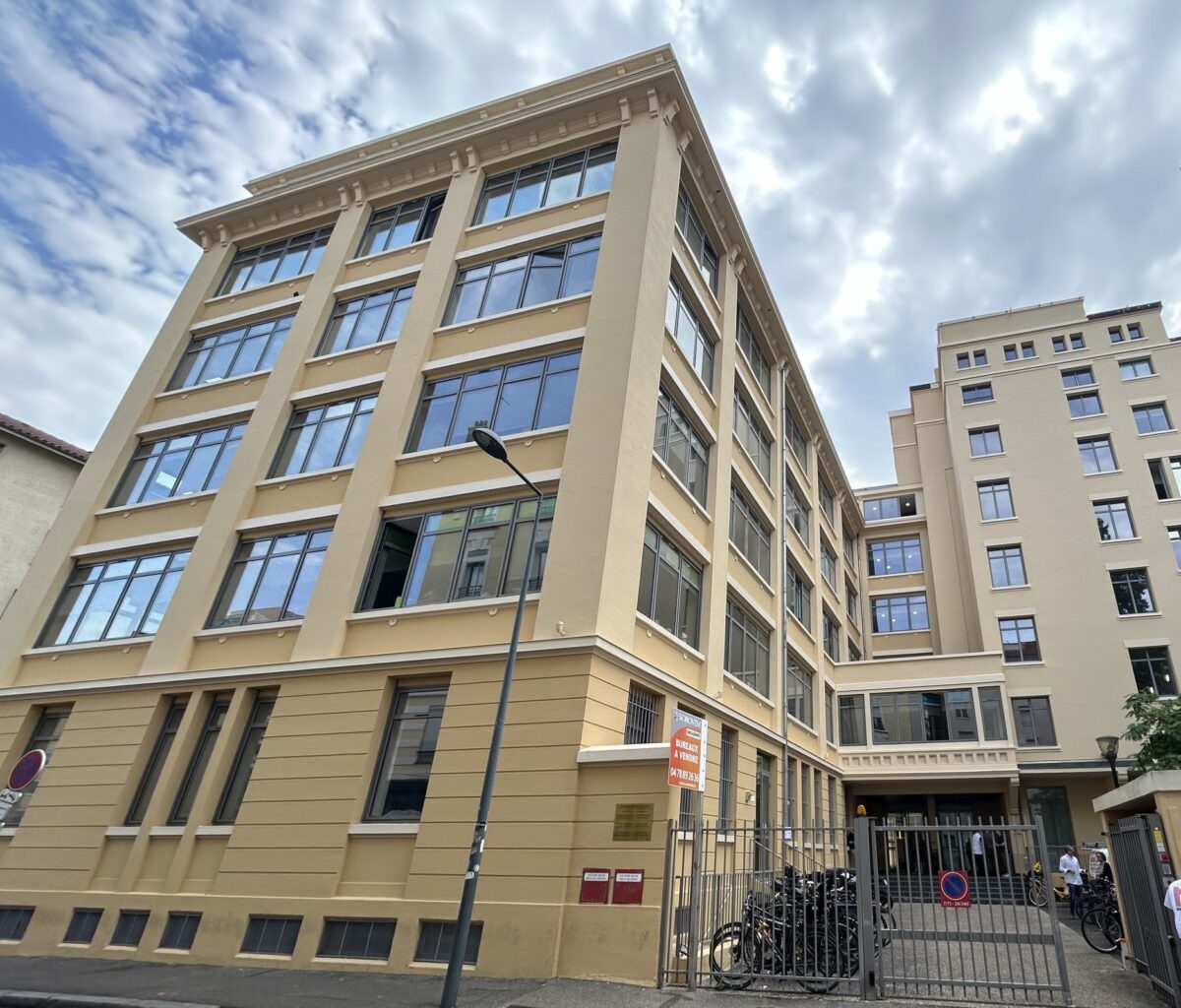 Bureaux A VENDRE de 370 m² non divisibles a VILLEURBANNE