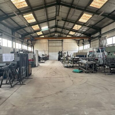 Locaux d'activité A VENDRE de 693 m² non divisibles a LETRA