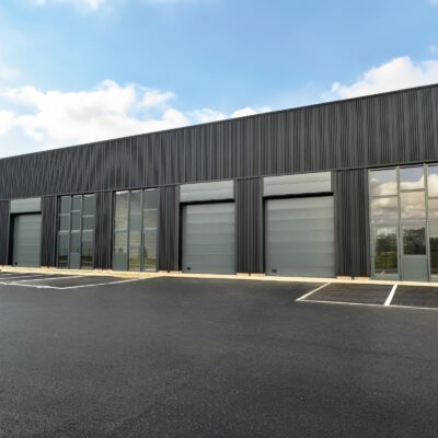 Locaux d'activité A VENDRE de 2 497 m² divisibles à partir de 132 m² a TREVOUX