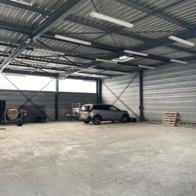 Locaux d'activité A LOUER de 200 m² non divisibles a BESSENAY