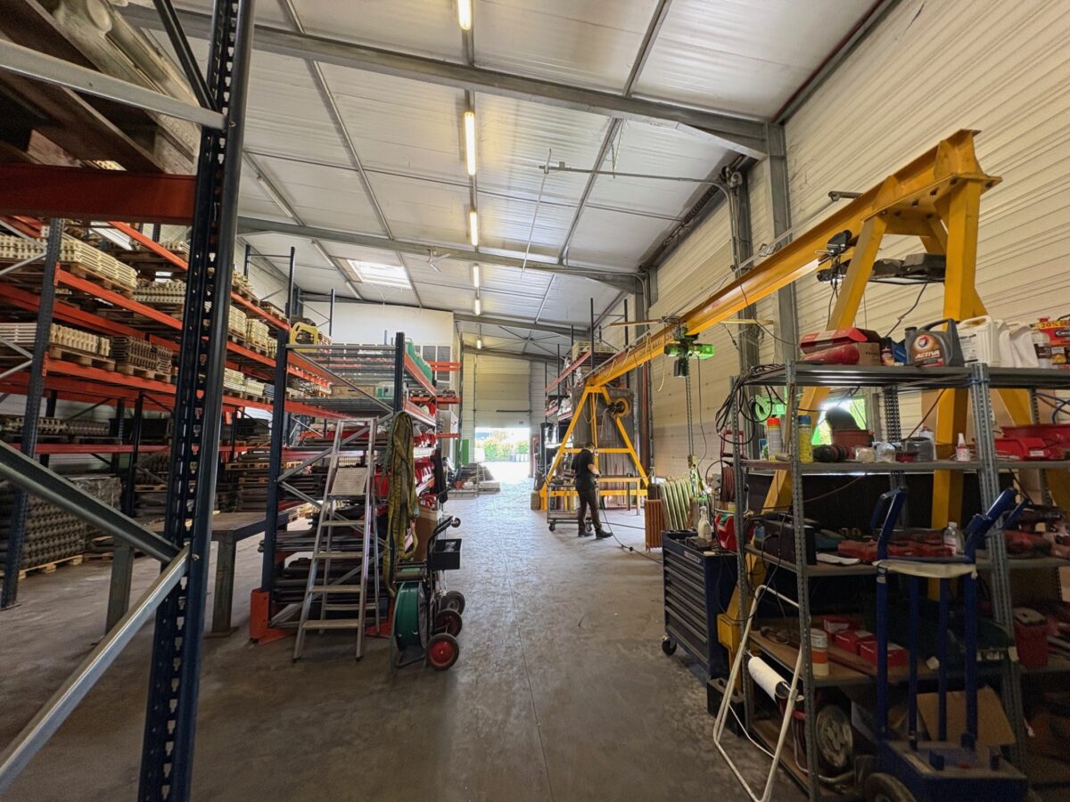 Locaux d'activité A LOUER de 595 m² non divisibles a MARCILLY D'AZERGUES