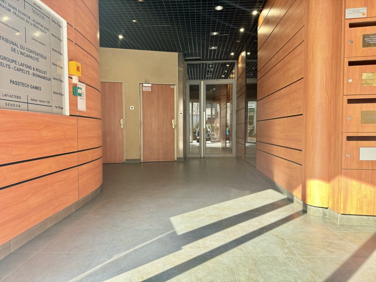 Bureaux A LOUER de 200 m² non divisibles a VILLEURBANNE