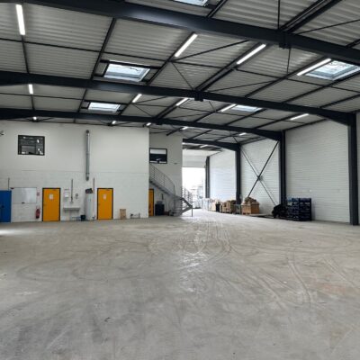 Locaux d'activité A LOUER de 800 m² sur 5400 m² de terrain a LA BOISSE
