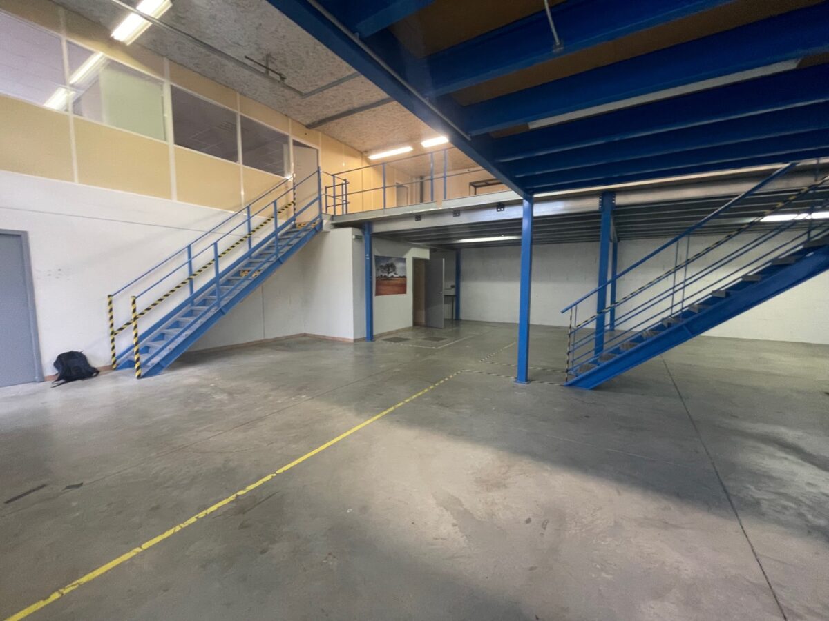 Locaux d'activité A LOUER de 316 m² non divisibles a BRIGNAIS