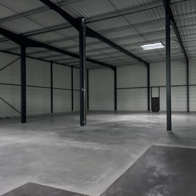 Locaux d'activité A LOUER de 894 m² non divisibles a MIRIBEL