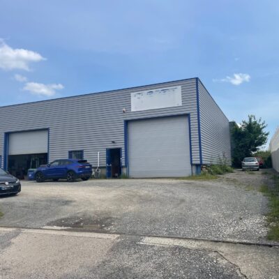 Locaux d'activité A VENDRE de 250 m² non divisibles a COLOMBIER SAUGNIEU