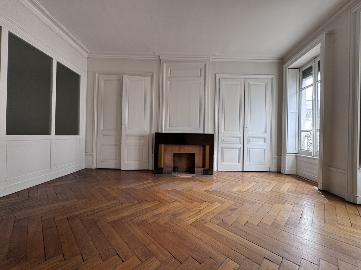 Bureaux A LOUER de 131 m² non divisibles a LYON