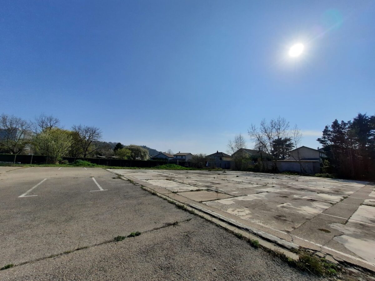 Terrain A LOUER de 3 156 m² non divisibles a BRIGNAIS