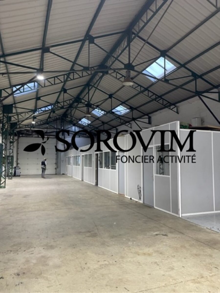 Locaux d'activité A LOUER de 1 351 m² divisibles à partir de 280 m² a VENISSIEUX