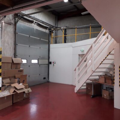 Locaux d'activité A LOUER de 219 m² non divisibles a FEYZIN