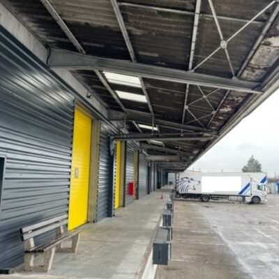 Locaux d'activité A LOUER de 1 858 m² divisibles à partir de 853 m² a SAINT PRIEST