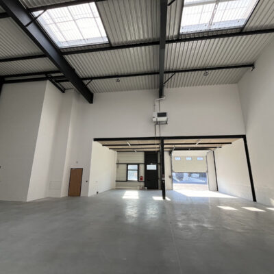 Locaux d'activité A LOUER de 10 921 m² divisibles à partir de 455 m² a SAINT PRIEST