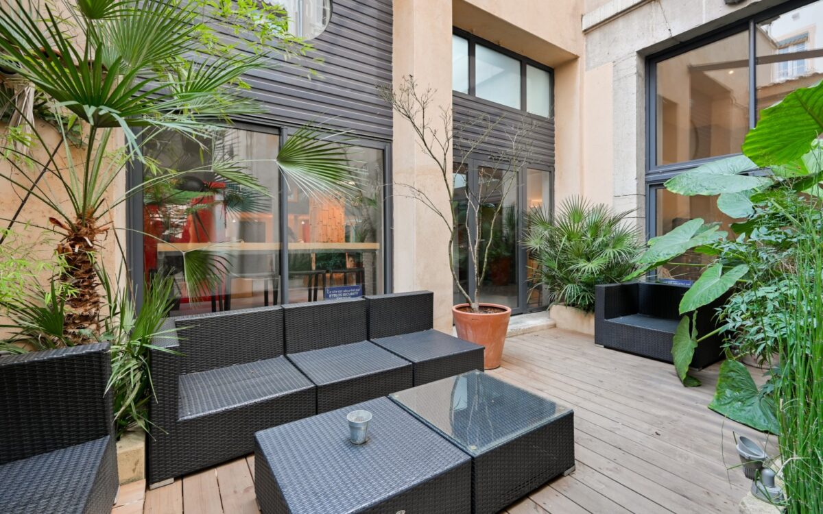 Bureaux A VENDRE OU A LOUER de 497 m² non divisibles a LYON