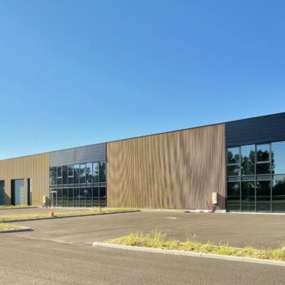 Locaux d'activité A LOUER de 1 826 m² divisibles à partir de 870 m² a AMBERIEUX