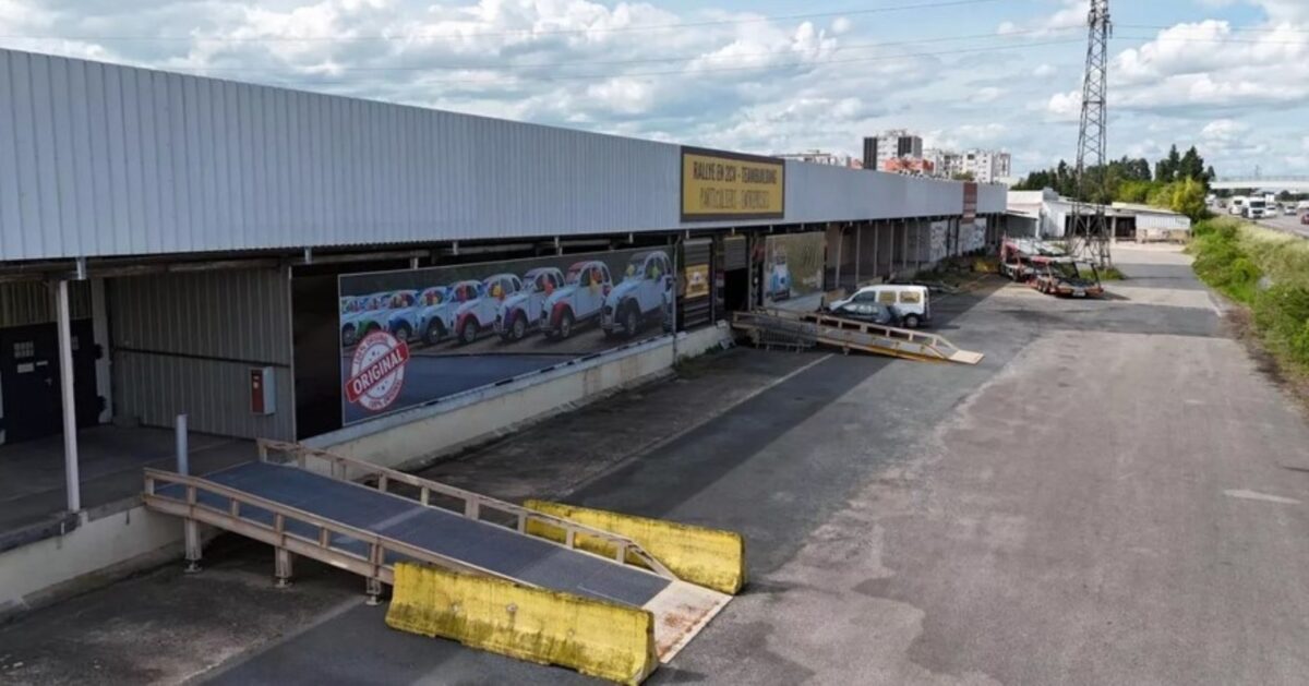 Locaux d'activité A VENDRE de 6 750 m² non divisibles a VILLEFRANCHE SUR SAONE