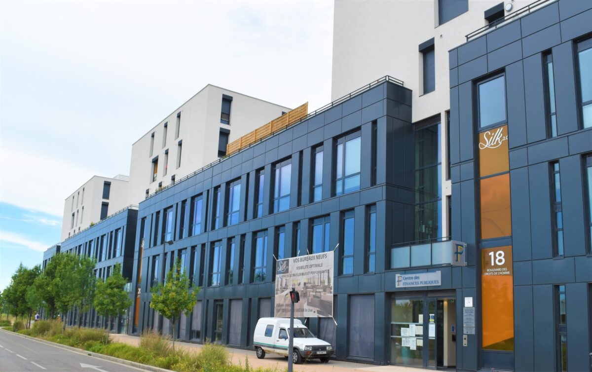 Bureaux A LOUER de 991 m² divisibles à partir de 156 m² a VAULX EN VELIN