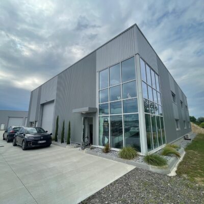 Locaux d'activité A LOUER de 1 561 m² divisibles à partir de 300 m² a VOURLES