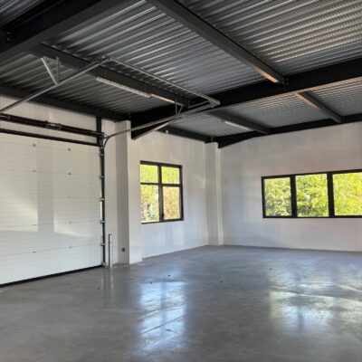 Locaux d'activité A LOUER de 2 126 m² divisibles à partir de 97 m² a DARDILLY