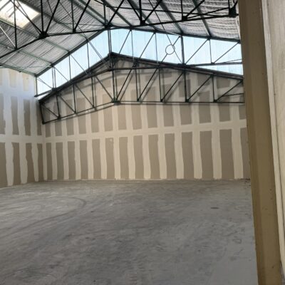 Locaux d'activité A LOUER de 1 430 m² divisibles à partir de 68 m² a REYRIEUX