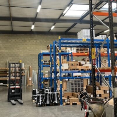 Locaux d'activité A LOUER de 1 001 m² non divisibles a SAINT PRIEST