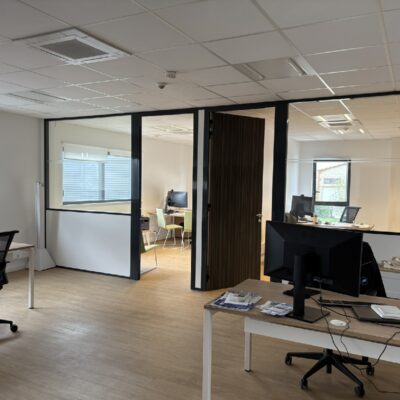 Locaux d'activité A LOUER de 300 m² non divisibles a CHASSIEU