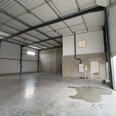 Locaux d'activité A LOUER de 2 584 m² divisibles à partir de 120 m² a CHASSIEU