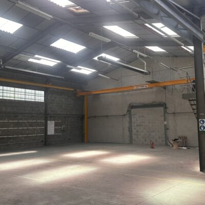 Locaux d'activité A VENDRE de 1517 m² divisible à partir de 355 m² a RILLIEUX LA PAPE