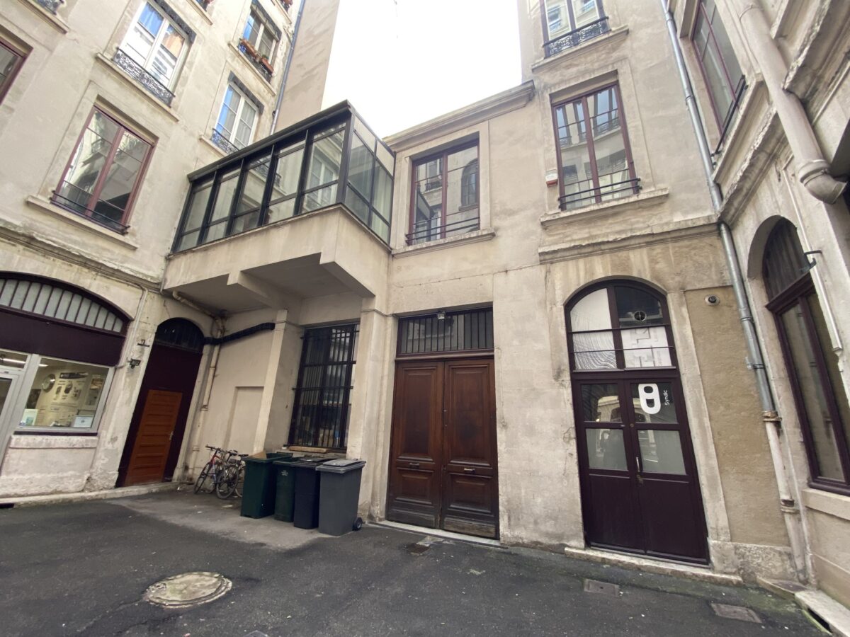 Bureaux A VENDRE de 163 m² non divisibles a LYON