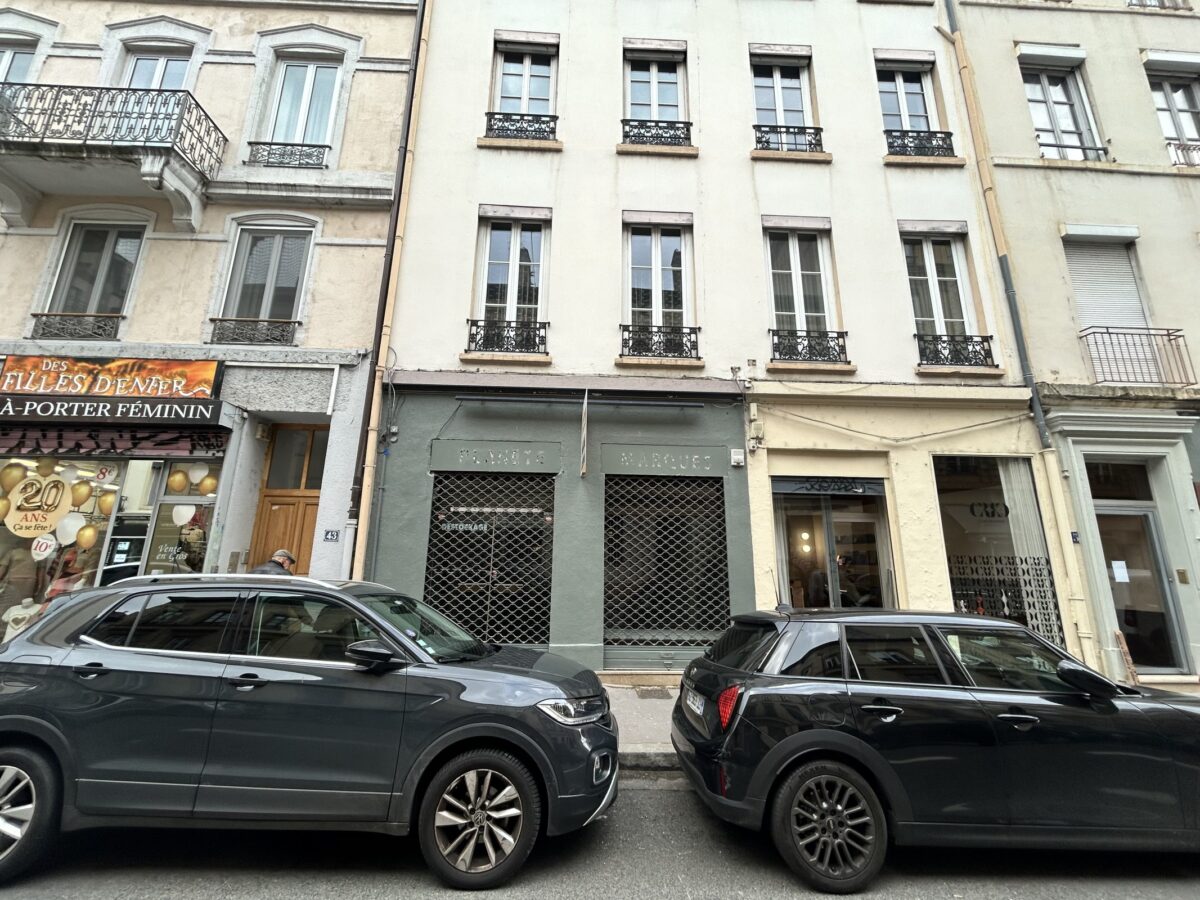 Bureaux A VENDRE de 196 m² non divisibles a LYON
