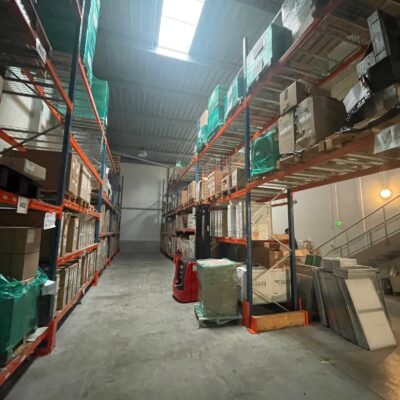 Locaux d'activité A VENDRE OU A LOUER de 532 m² divisibles à partir de 266 m² a CRAPONNE