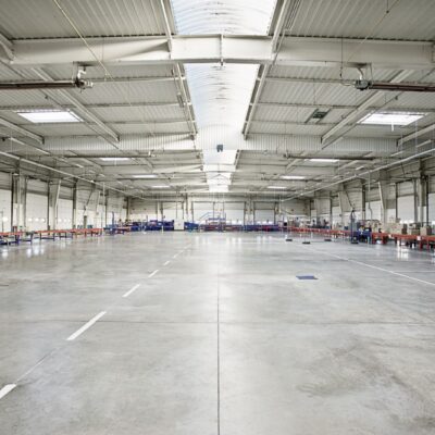 Locaux d'activité A LOUER de 3 846 m² non divisibles a DECINES CHARPIEU