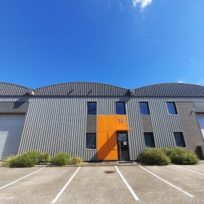 Locaux d'activité A LOUER de 654 m² divisibles à partir de 254 m² a DARDILLY