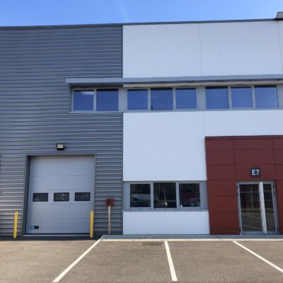 Locaux d'activité A LOUER de 6 849 m² divisibles à partir de 364 m² a SAINT PRIEST