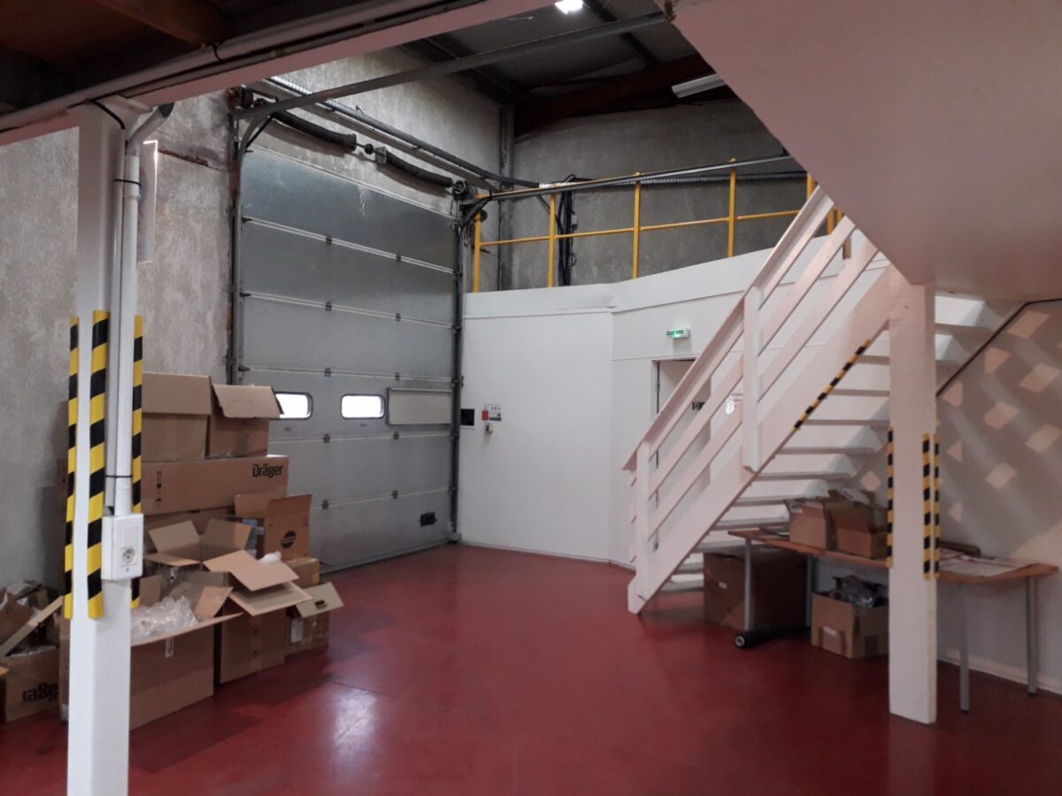 Locaux d'activité A LOUER de 219 m² non divisibles a FEYZIN