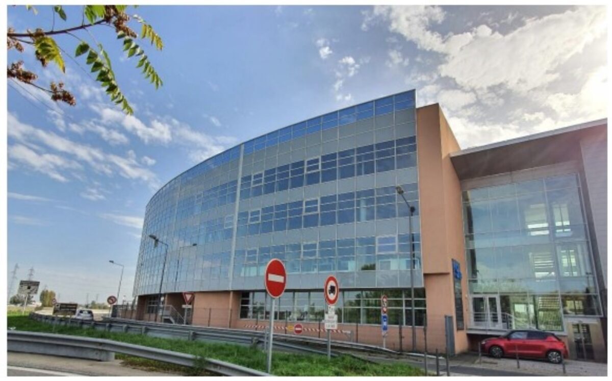 Bureaux A VENDRE de 1 833 m² divisibles à partir de 116 m² a OULLINS