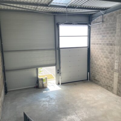 Locaux d'activité A VENDRE de 948 m² divisibles à partir de 229 m² a SAINT GENIS LAVAL