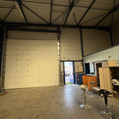 Locaux d'activité A VENDRE de 250 m² non divisibles a COLOMBIER SAUGNIEU