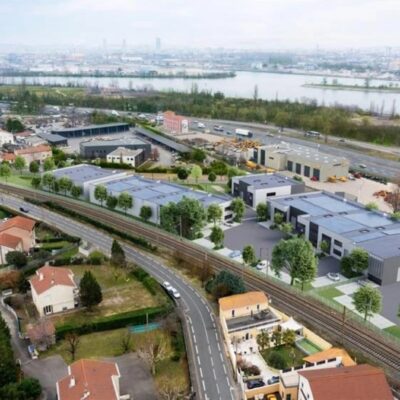 Locaux d'activité A VENDRE OU A LOUER de 3 625 m² divisibles à partir de 343 m² a PIERRE BENITE
