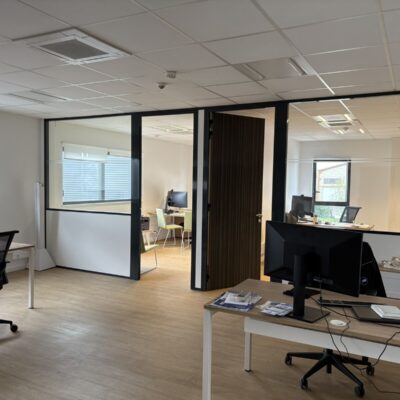 Locaux d'activité A VENDRE OU A LOUER de 300 m² non divisibles a CHASSIEU