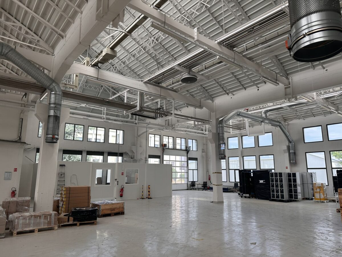 Locaux d'activité A LOUER de 11 271 m² divisibles à partir de 5 578 m² a VENISSIEUX