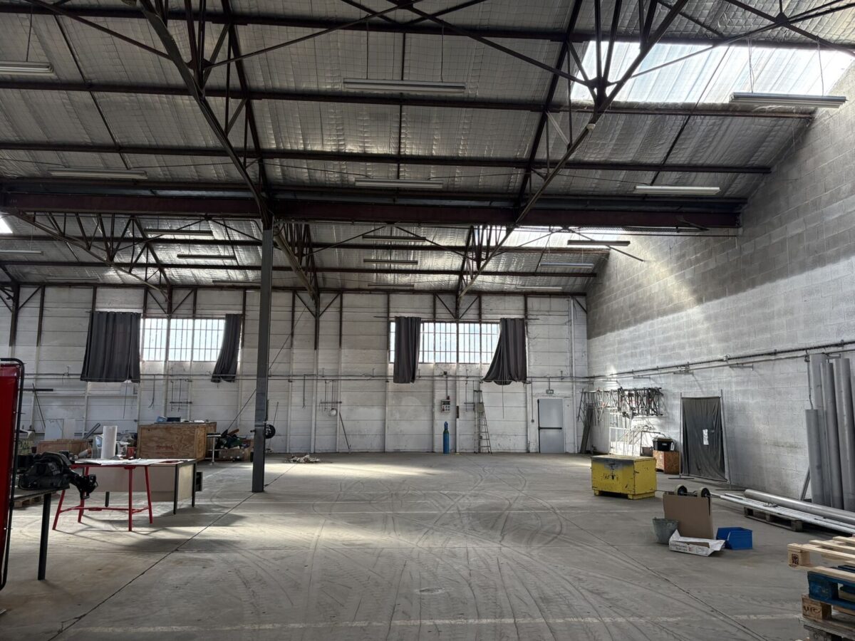 Locaux d'activité A LOUER de 1 025 m² non divisibles a FEYZIN