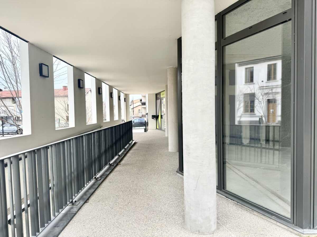 Bureaux A VENDRE de 113 m² non divisibles a GENAS
