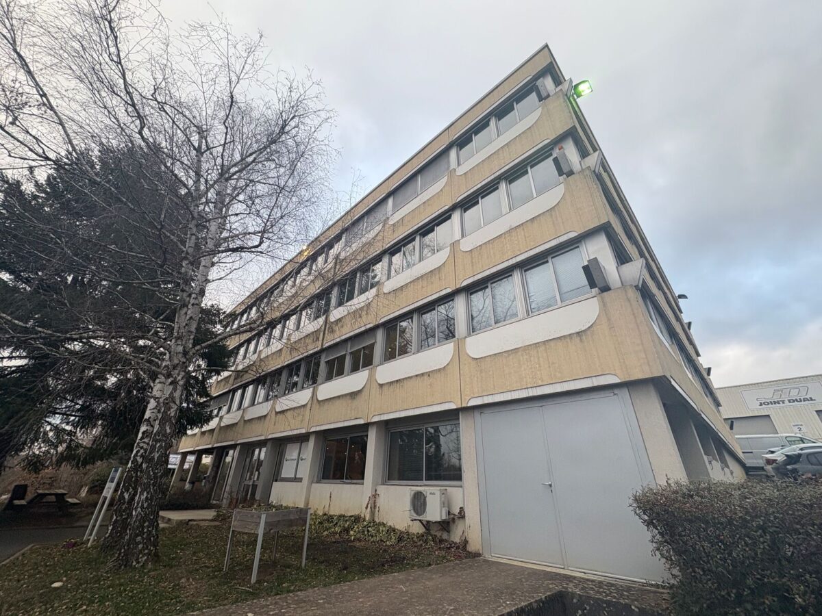 Bureaux A VENDRE de 1 514 m² non divisibles a DARDILLY