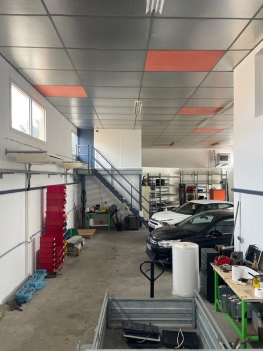 Locaux d'activité A LOUER de 329 m² non divisibles a TOUSSIEU