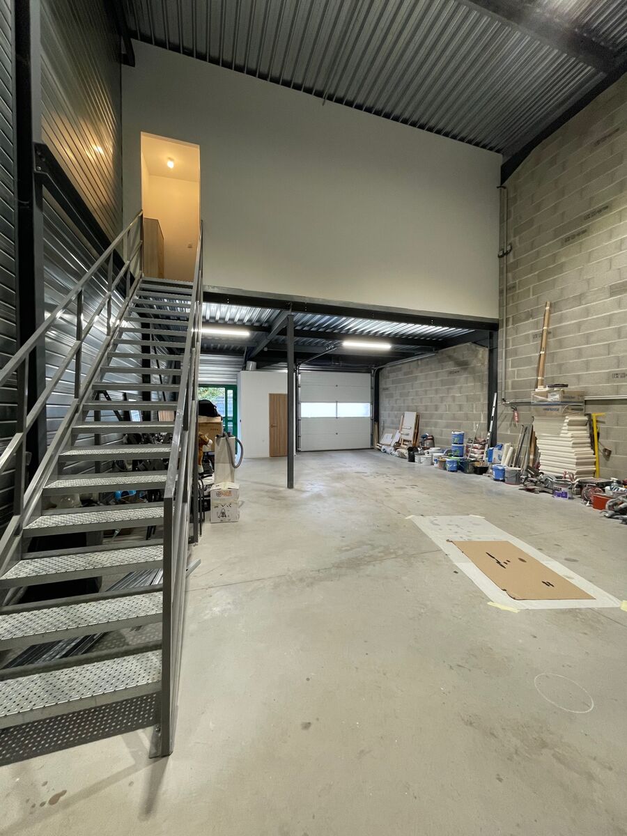 Locaux d'activité A LOUER de 154 m² non divisibles a MIONS