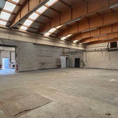 Locaux d'activité A VENDRE de 854 m² a CHASSIEU