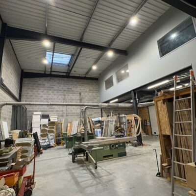 Locaux d'activité A VENDRE de 496 m² non divisibles a LA TOUR DE SALVAGNY