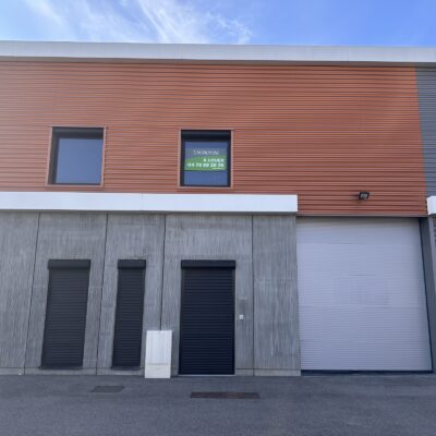 Locaux d'activité A VENDRE OU A LOUER de 203 m² non divisibles a MEYZIEU